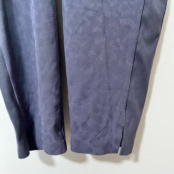 Athleta Brooklyn Textured Mid Rise Ankle Pants Size 6P Athletic Gym Athleisure - Picture 6 of 9